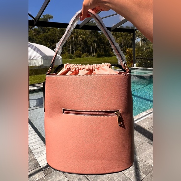 American Bee Bucket Bag in Mauve Pink w Gold Buckles NWT - Picture 17 of 17